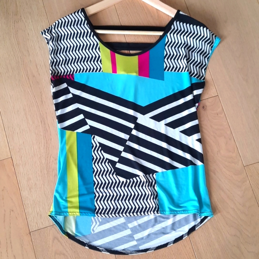 BRODY MYLES Cute Cap Sleeve Top Sz Small With Back Detail